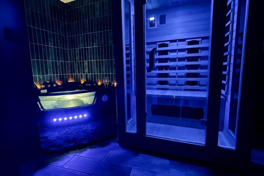Love Room L' Orientale / Jacuzzi / Sauna Chateau-Landon Exterior photo